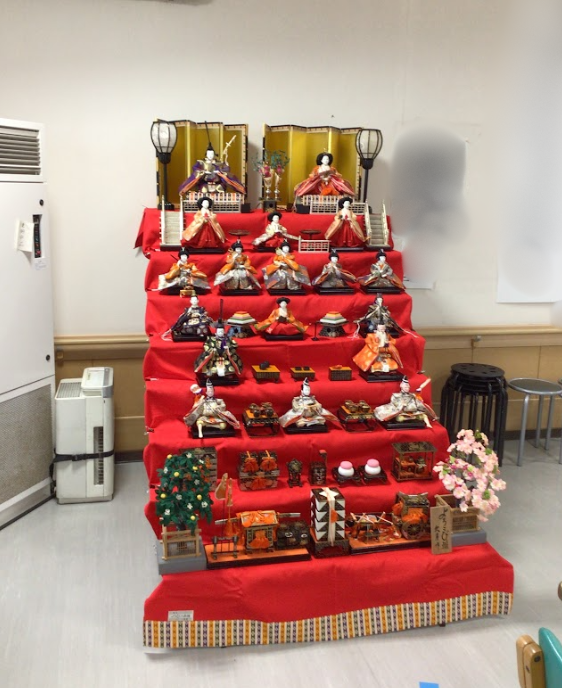特養　寄付いただいたお雛様